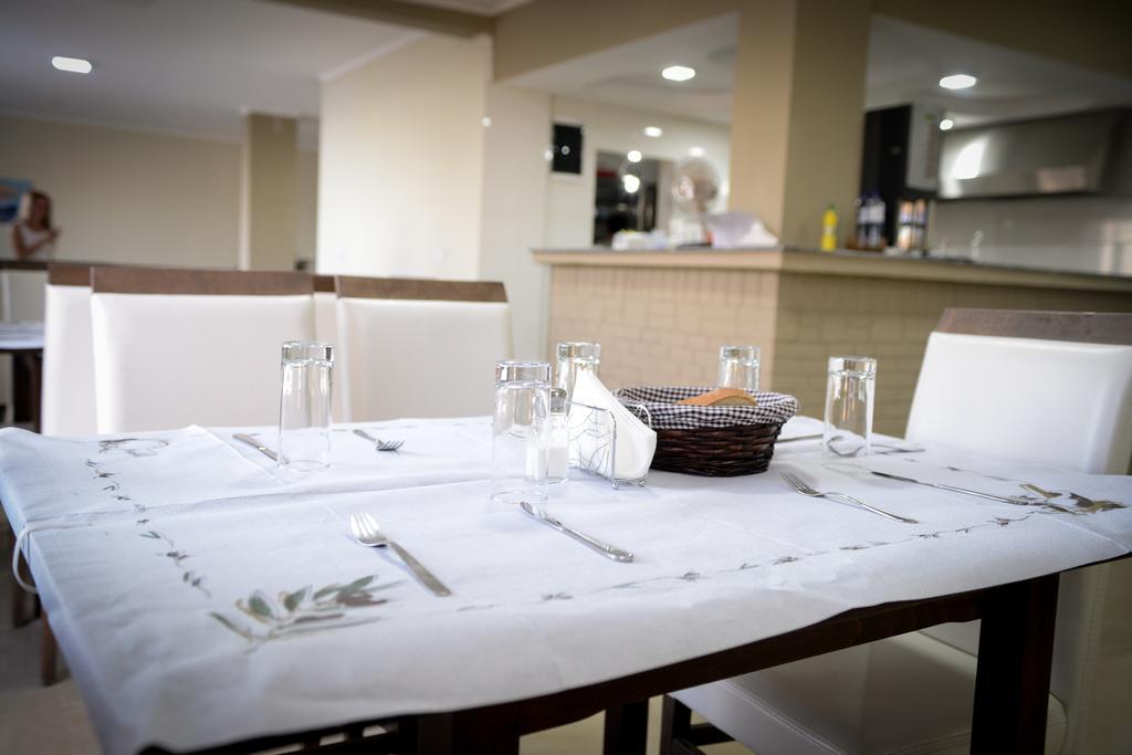 ניאה סקיוני Crown Hotel מראה חיצוני תמונה