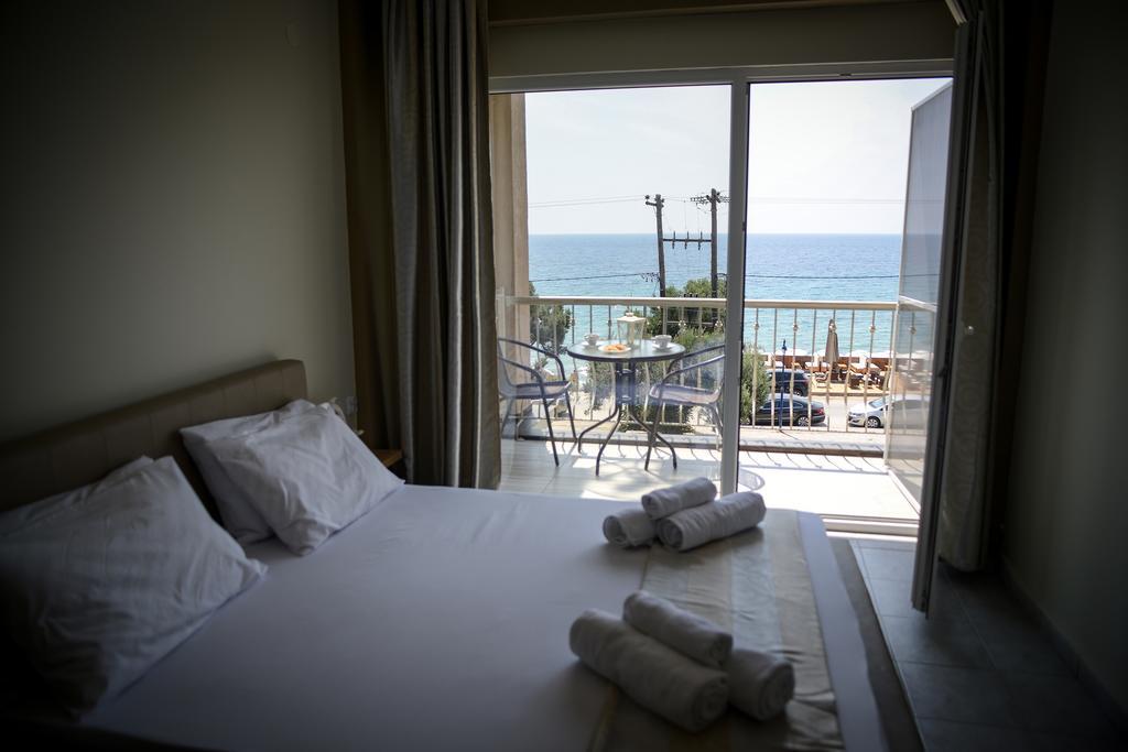 ניאה סקיוני Crown Hotel מראה חיצוני תמונה