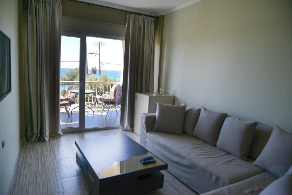 ניאה סקיוני Crown Hotel חדר תמונה